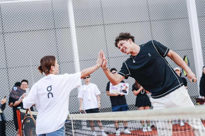 于蓝的精神 于蓝的精神